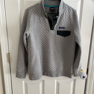 Patagonia Gray Quilted Woman’s Sweater